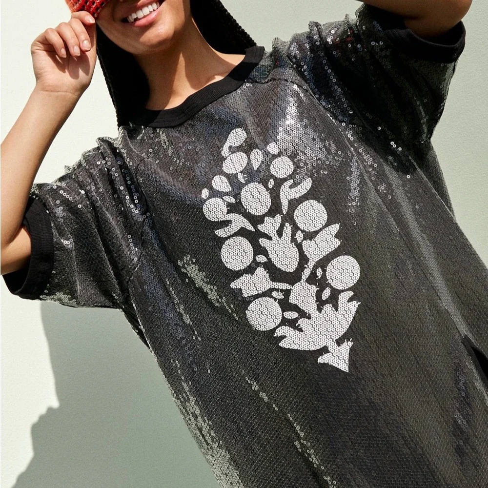 FP Movement by Free People Black and Silver Run Off Tee Size M - Picture 1 of 9